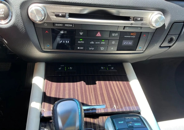Lexus GS cena 112980 przebieg: 107866, rok produkcji 2017 z Wrocław małe 232